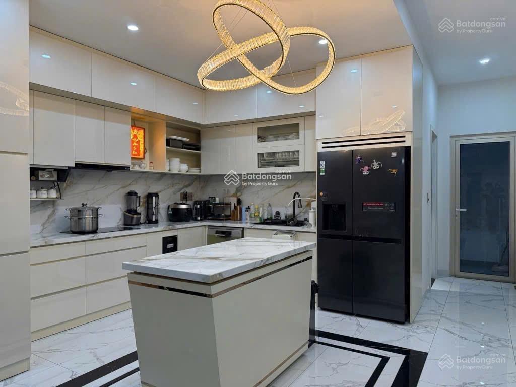 Có 1 0 2 ! nhà mặt tiền nhánh cụm trần não x song hành  hầm 4 tầng mới tinh. dt 100m2 (5 x 20m)