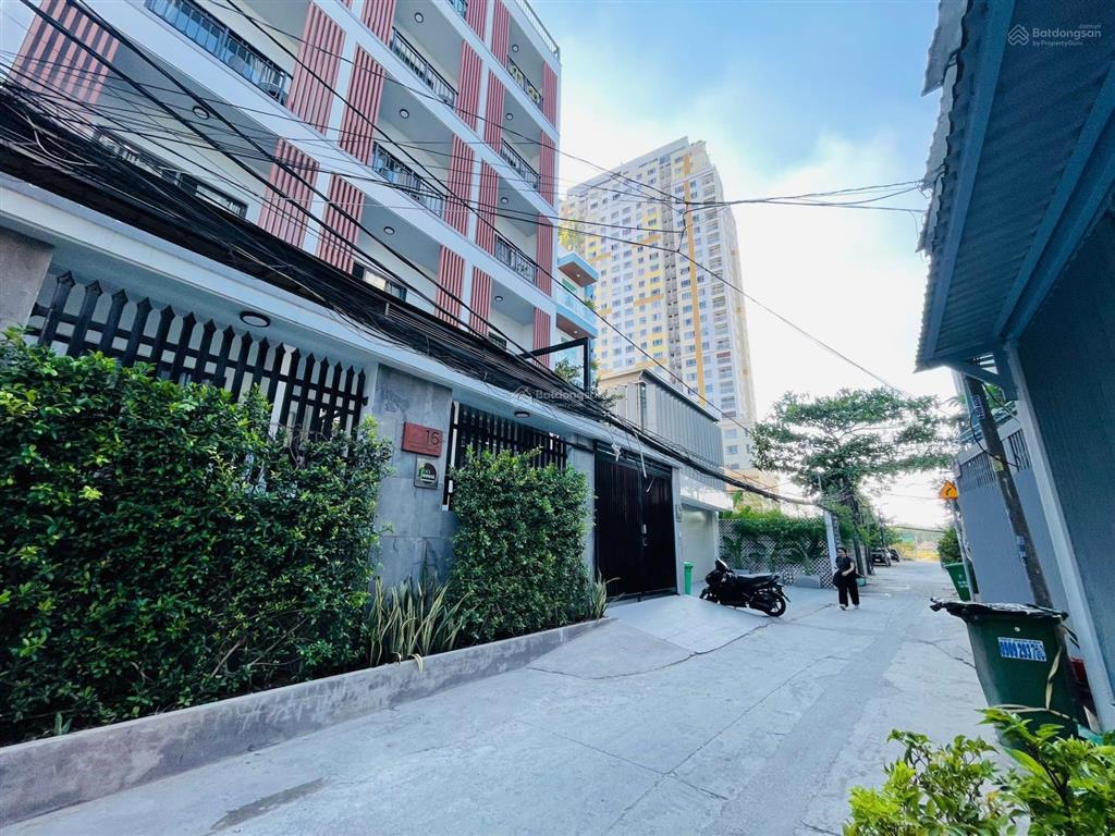 1 căn duy nhất. chốt gấp nhà 3 tầng mặt tiền ngay quốc hương, chỉ ~ 185 triệu. 2 phút ra ga metro