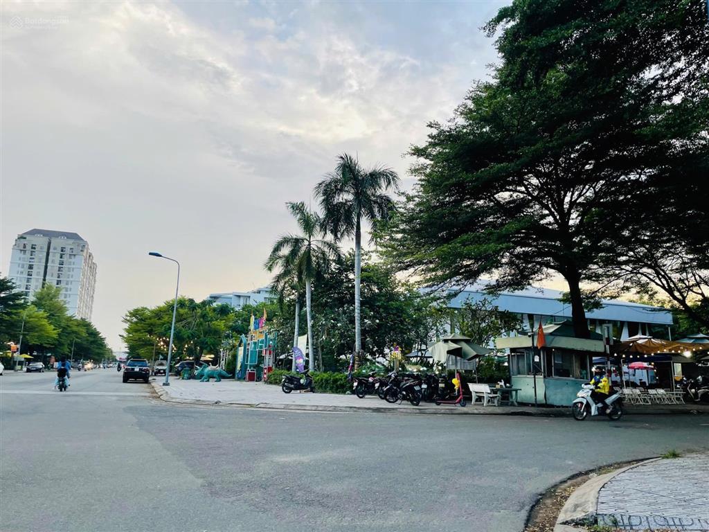 Bán nhanh nhà 4 tầng mtkd đường huy cận 25m, trục chính kdc. cách global city 500m. shr hoàn công