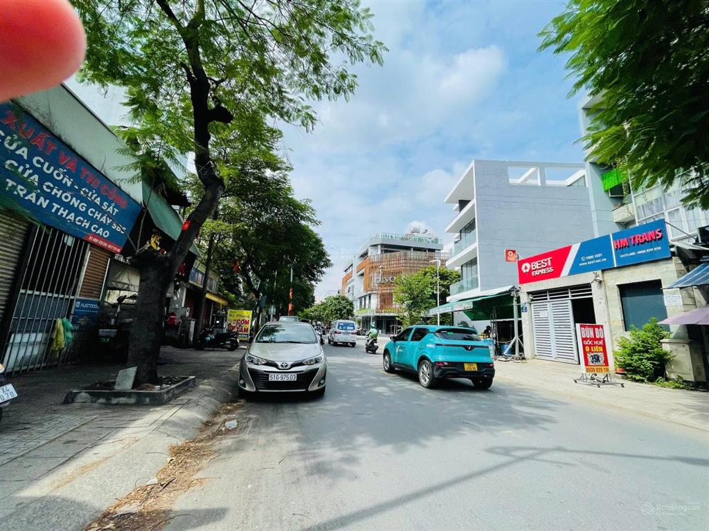 Gấp lắm ạ. chỉ 60 triệu/m2 full thổ cư  shr  đất ngay lake view  đỗ xuân hợp vào 100m. gần ga