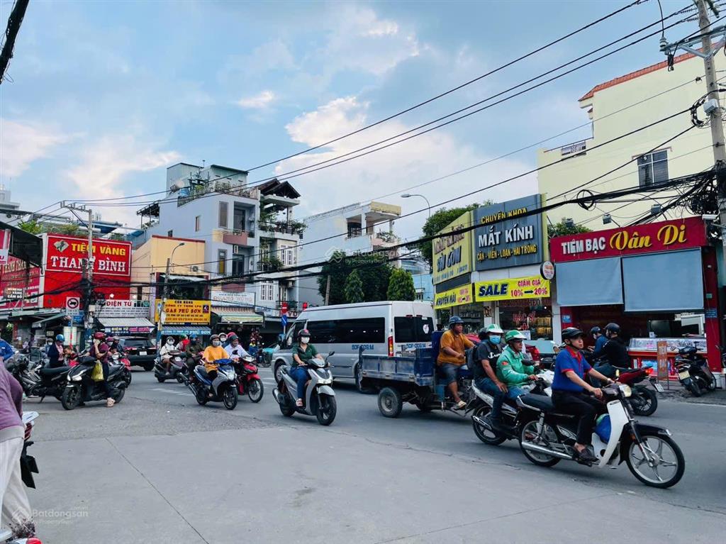 Giảm 2 tỷ. đất đẹp 2 mặt tiền đường 20m, ngay đỗ xuân hợp  global city vào 50m. đối diện cv.