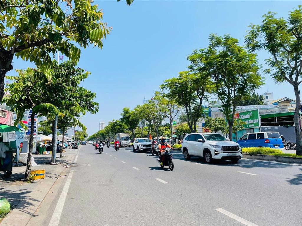 Ko thể rẻ hơn. mặt tiền trần não ~ 267 triệu/m2. ngay vòng xoay thủ thiêm. xây cao. cần bán gấp