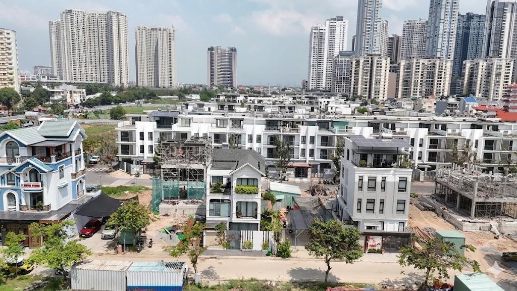 Rẻ nhất ap q2. đất 159,5m2 ( 8 * 20m) ~ 166 triệu/m2. ctxd hầm 4 tầng. ngay mega nguyễn hoàng
