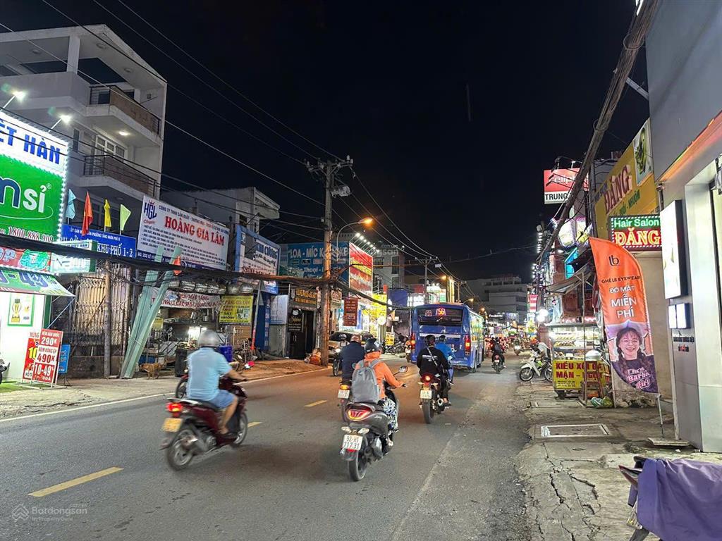 Gồng hết nổi. bán tòa nhà hầm 7 tầng mặt tiền lê văn việt, tn 210 triệu /tháng. vị trí đẹp