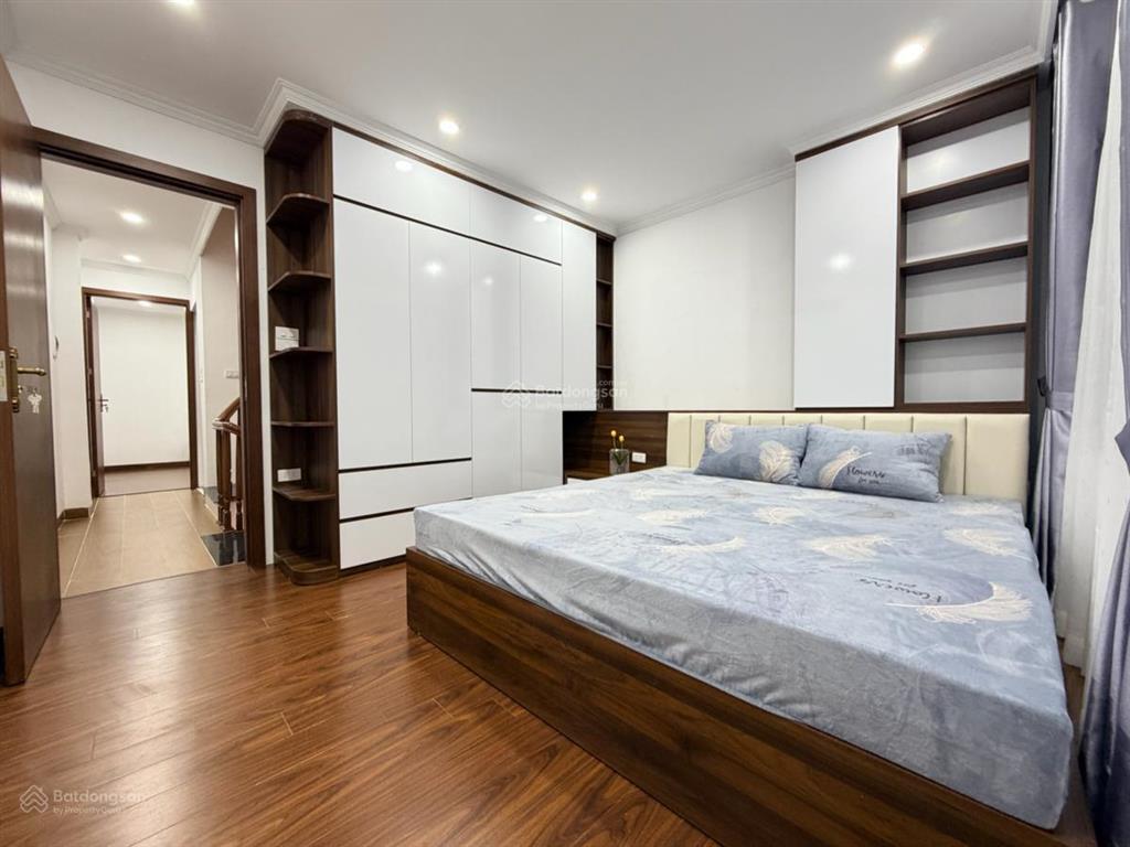 Quá hiếm !! bán nhà cực đẹp phố hoàng ngân 40m2 x 5 tầng  ngõ ô tô