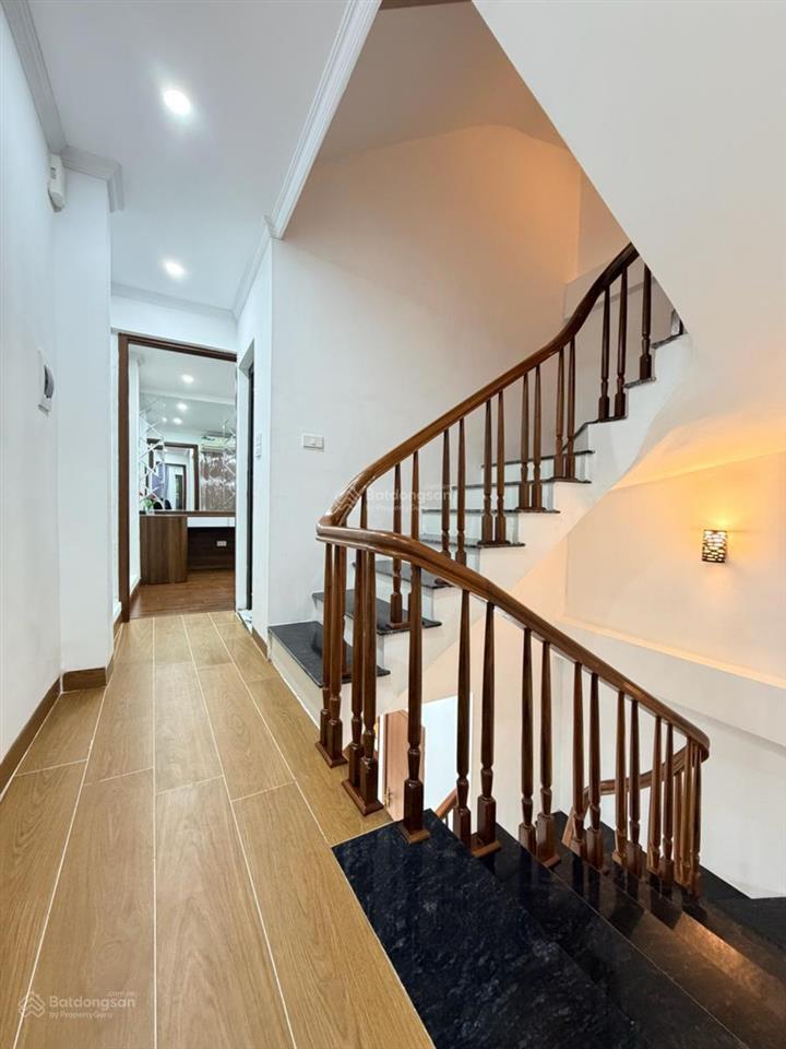 Quá hiếm !! bán nhà cực đẹp phố hoàng ngân 40m2 x 5 tầng  ngõ ô tô
