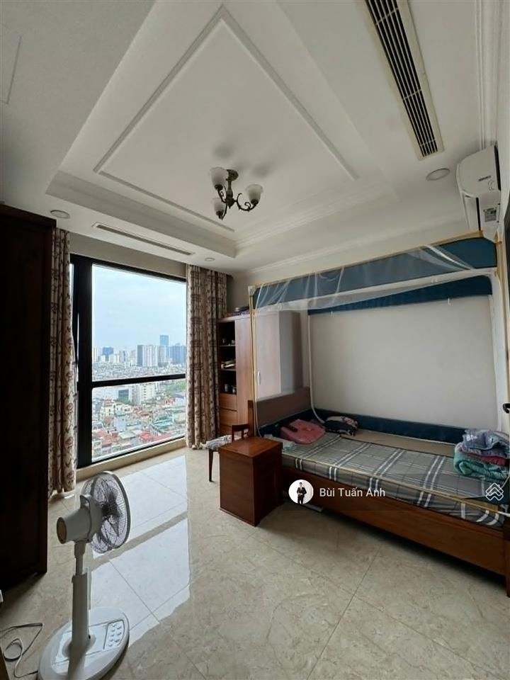 Chính chủ cần bán căn hộ cao cấp 3 ngủ toà r2 royal city  nguyễn trãi  thanh xuân  hà nội