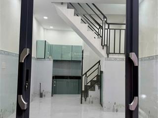 Chỉ 2.4 tỷ 26m² (3.2 x 8) quận 8, không quy hoạch, sổ hồng đầy đủ, 2 tầng hoàn công dtsd 52m²