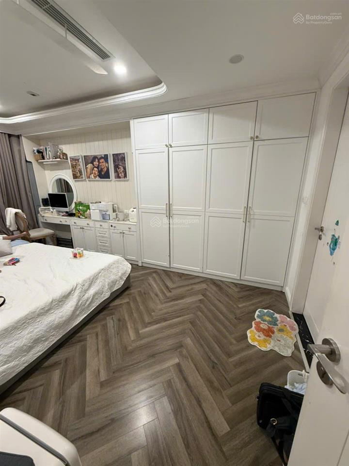 Chuyển nhượng căn hộ 3n 103m2 tại d'capitale giá 21,5 tỷ. full đồ