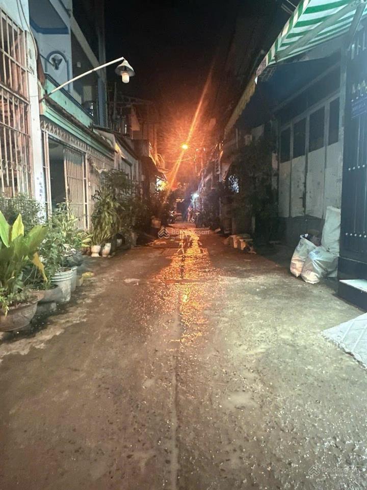 Bán nhà bùi tư toàn giá 2tỷ260tr sát trường thpt an lạc. đang có dòng tiền sẵn cho thuê 144tr/năm