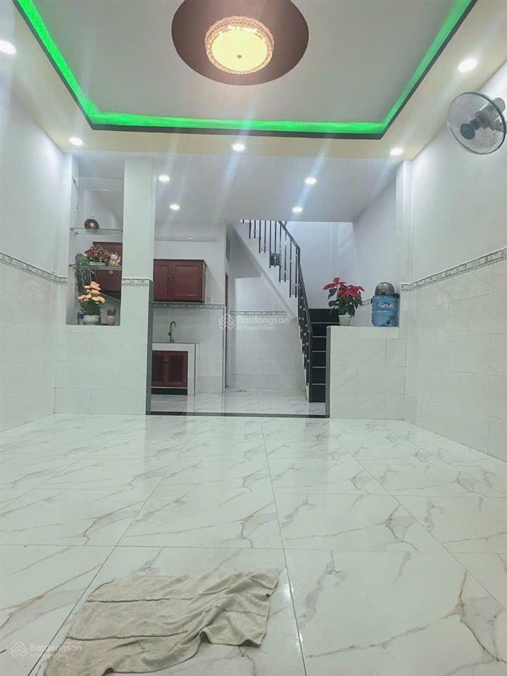 Bán nhà bùi tư toàn giá 2tỷ260tr sát trường thpt an lạc. đang có dòng tiền sẵn cho thuê 144tr/năm