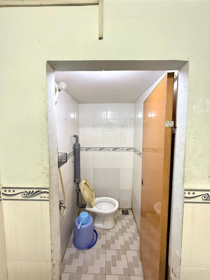 Bán dãy trọ 10 phòng ngay kcn bình chánh sổ hồng riêng giá 3tỷ800tr.đang cho thuê 15tr/tháng.