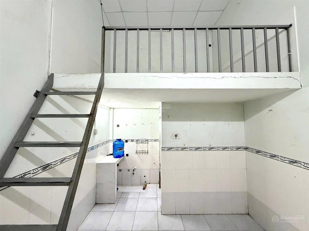 Bán dãy trọ 10 phòng ngay kcn bình chánh sổ hồng riêng giá 3tỷ800tr.đang cho thuê 15tr/tháng.