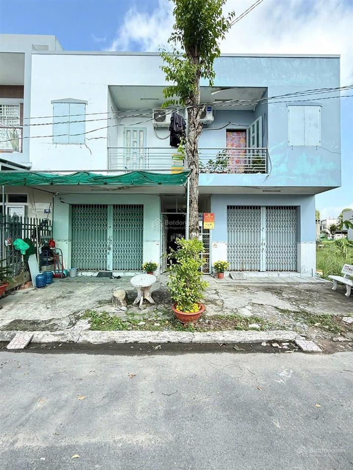 Bán dãy trọ 10 phòng ngay kcn bình chánh sổ hồng riêng giá 3tỷ800tr.đang cho thuê 15tr/tháng.