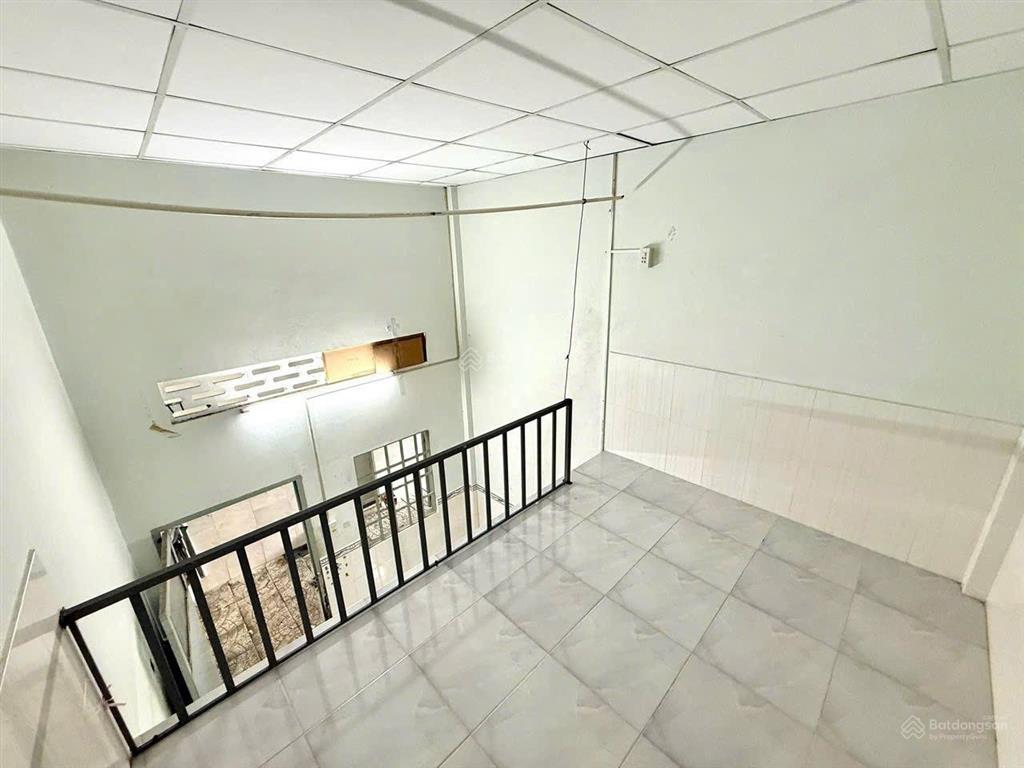 Bán dãy trọ 10 phòng ngay kcn bình chánh sổ hồng riêng giá 3tỷ800tr.đang cho thuê 15tr/tháng.