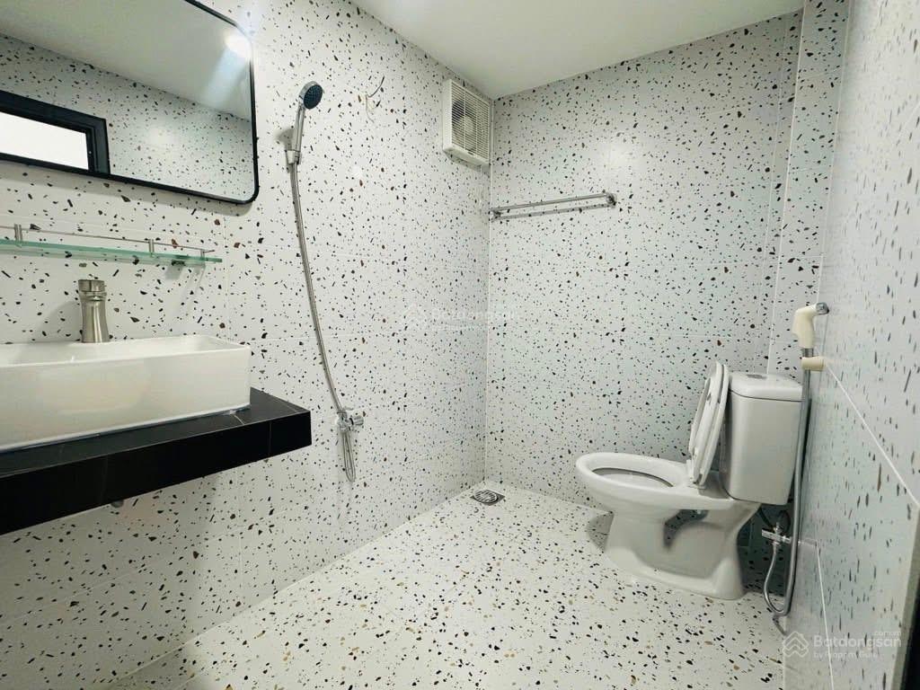 Bán nhà mới tphcm sổ hồng riêng sang tên ngay giá 1tỷ370 gần ql50 100m.tặng nội thất có sẵn