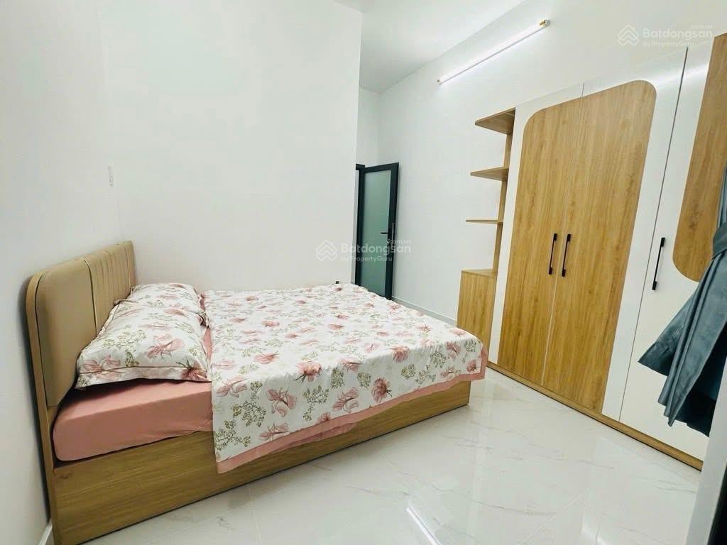 Bán nhà mới tphcm sổ hồng riêng sang tên ngay giá 1tỷ370 gần ql50 100m.tặng nội thất có sẵn