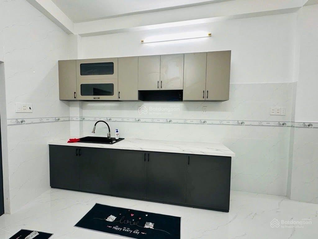 Bán nhà mới tphcm sổ hồng riêng sang tên ngay giá 1tỷ370 gần ql50 100m.tặng nội thất có sẵn