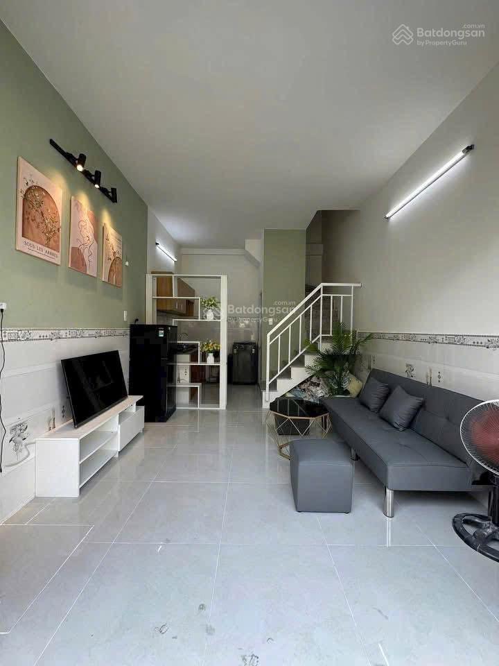 Nhà mới 1/ p5 q8 chính chủ sổ hồng riêng giá 2tỷ880 sang tên ngay,cách 200m ra ql50.tặng nội thất.