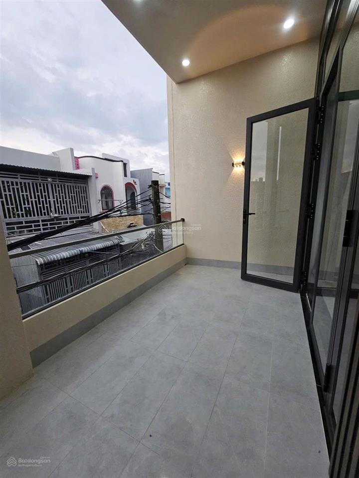Bán nhà 1/ xã tân kiên sổ hồng riêng giá 1tỷ145 triệu không phát sinh,mua ở hoac cho thuê 8tr/tháng