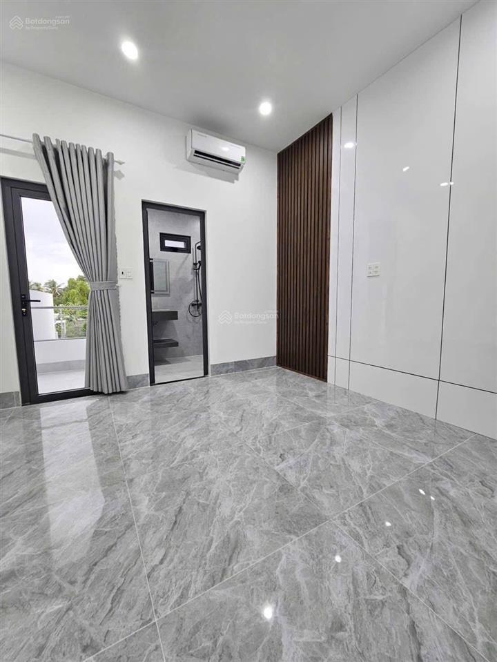 Bán nhà 1/ xã tân kiên sổ hồng riêng giá 1tỷ145 triệu không phát sinh,mua ở hoac cho thuê 8tr/tháng