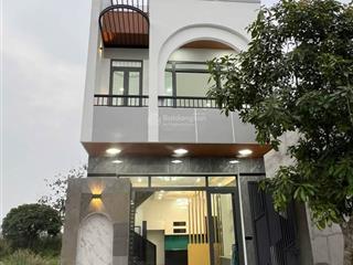 Bán nhà ngay bến xe quận 8 cách 10p đi xe,sổ hồng riêng giá 1tỷ600tr đang cho thuê 8tr/tháng.