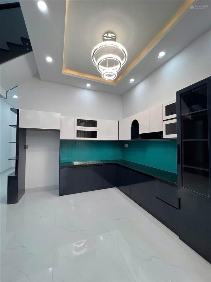 Bán nhà ngay bến xe quận 8 cách 10p đi xe, sổ hồng riêng giá 1tỷ600tr đang cho thuê 8tr/tháng.