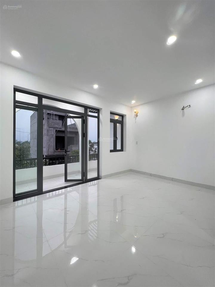 Bán nhà ngay bến xe quận 8 cách 10p đi xe, sổ hồng riêng giá 1tỷ600tr đang cho thuê 8tr/tháng.