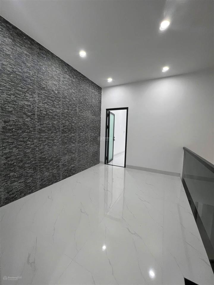 Bán nhà ngay bến xe quận 8 cách 10p đi xe, sổ hồng riêng giá 1tỷ600tr đang cho thuê 8tr/tháng.