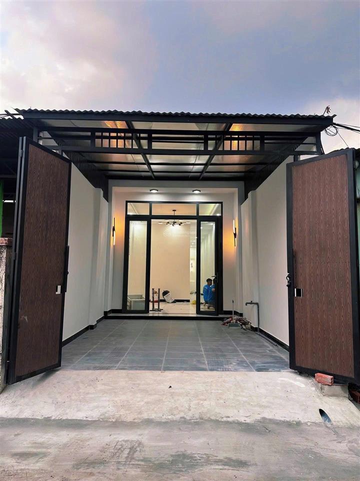 Bán nhà ngaykdc phong phú sổ hồng riêng giá 1tỷ580 sát bến xe q8 10pđi xe.đang cho thuê 8tr/tháng.
