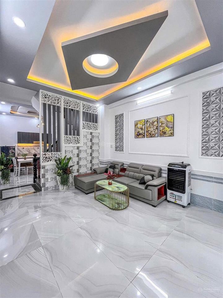 Bán nhà gần vòng xoay hoà bình sổ hồng riêng giá 1tỷ290tr cách chợ 200m đang cho thuê 10tr/tháng.