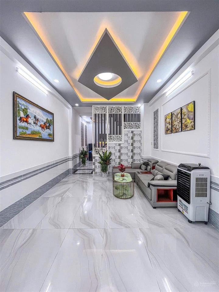 Bán nhà gần vòng xoay hoà bình sổ hồng riêng giá 1tỷ290tr cách chợ 200m đang cho thuê 10tr/tháng.