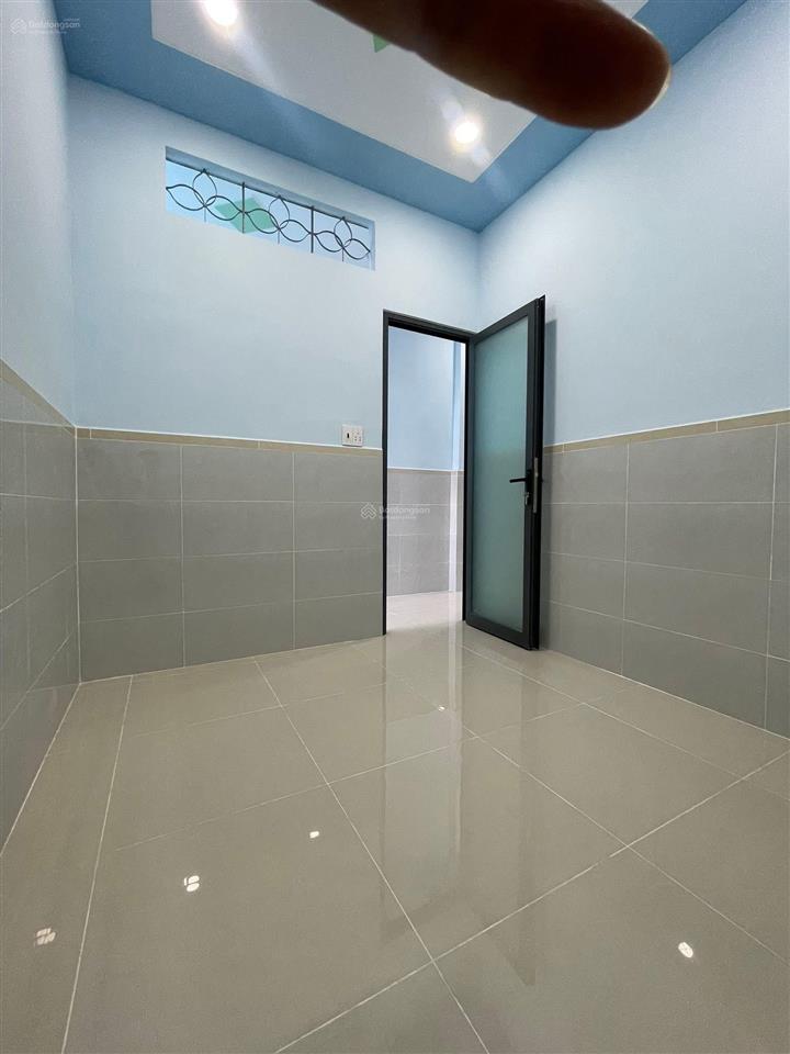 Bán nhà chính chủ gần bến phà phú định sổ hồng riêng giá 1tỷ320tr ngay kdc đang cho thuê 9tr/tháng.