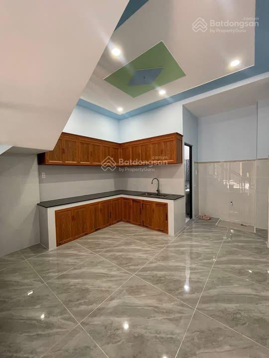 Bán nhà chính chủ gần bến phà phú định sổ hồng riêng giá 1tỷ320tr ngay kdc đang cho thuê 9tr/tháng.