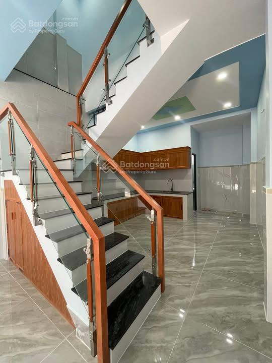 Bán nhà chính chủ gần bến phà phú định sổ hồng riêng giá 1tỷ320tr ngay kdc đang cho thuê 9tr/tháng.