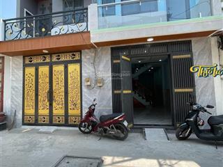 Bán nhà chính chủ gần bến phà phú định sổ hồng riêng giá 1tỷ320tr ngay kdc đang cho thuê 9tr/tháng.