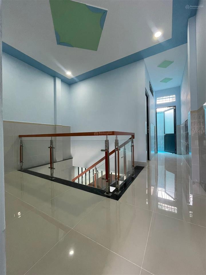 Bán nhà chính chủ gần bến phà phú định sổ hồng riêng giá 1tỷ320tr ngay kdc đang cho thuê 9tr/tháng.