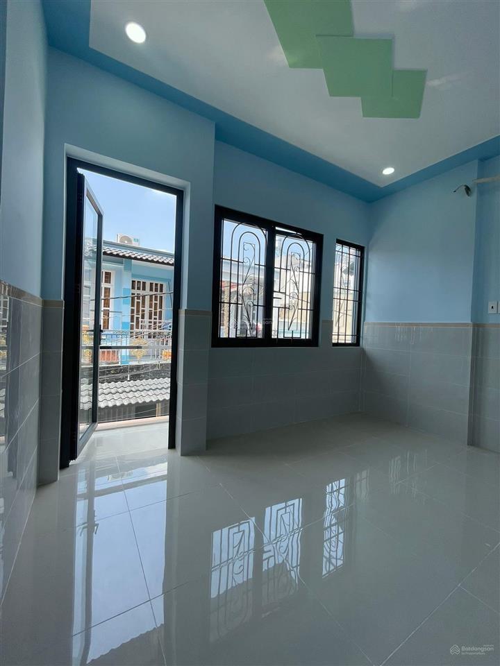 Bán nhà chính chủ gần bến phà phú định sổ hồng riêng giá 1tỷ320tr ngay kdc đang cho thuê 9tr/tháng.
