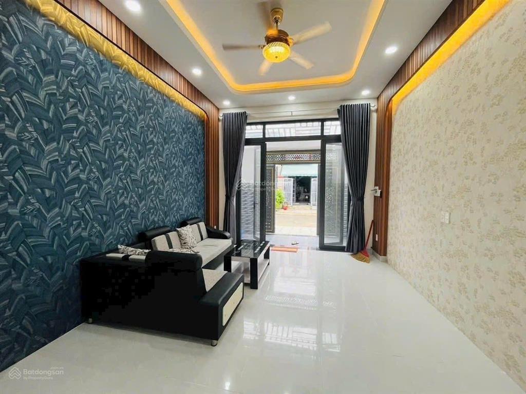 Bán nhà chính chủ tphcm ngay chợ qui đức giá 1 tỷ 260 triệu sổ hồng riêng gần kcn tân kim.