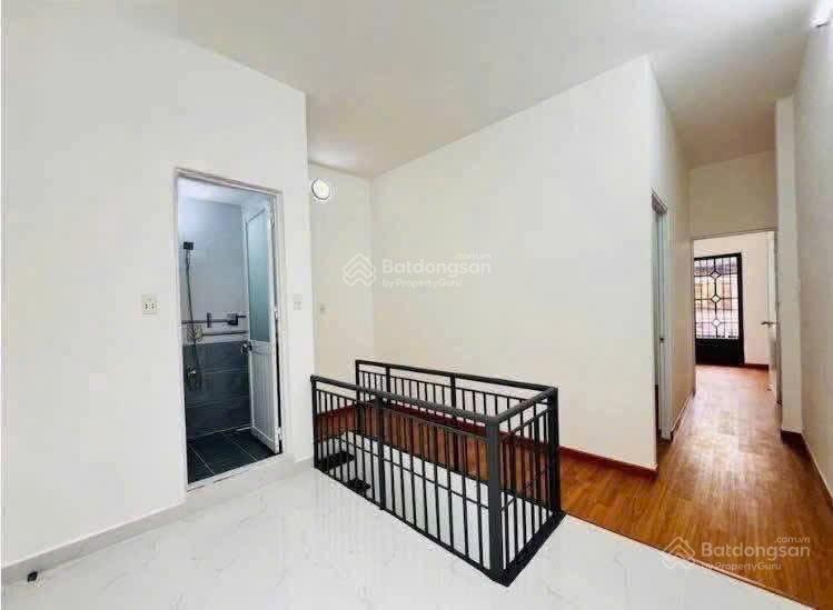 Bán nhà ngay kdc tphcm sổ hồng riêng giá 1tỷ220tr sát chợ bình chánh, đang cho thuê 8tr/tháng