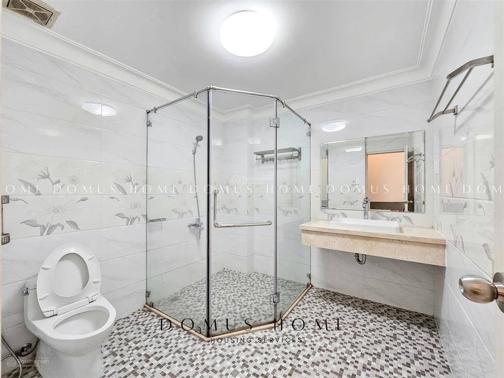 Chdv 1pn mới phòng ban công/tách bếp  trung tâm q4, sát q1  full nội thất  giá ưu đãi!!!