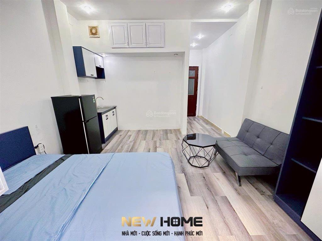 Căn hộ studio cửa sổ full nội thất  thang máy  bảo vệ 24/7 gần cầu kênh tẻ quận 4. sát bên quận 1