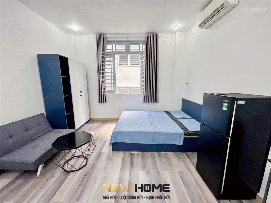 Căn hộ studio cửa sổ full nội thất  thang máy  bảo vệ 24/7 gần cầu kênh tẻ quận 4. sát bên quận 1