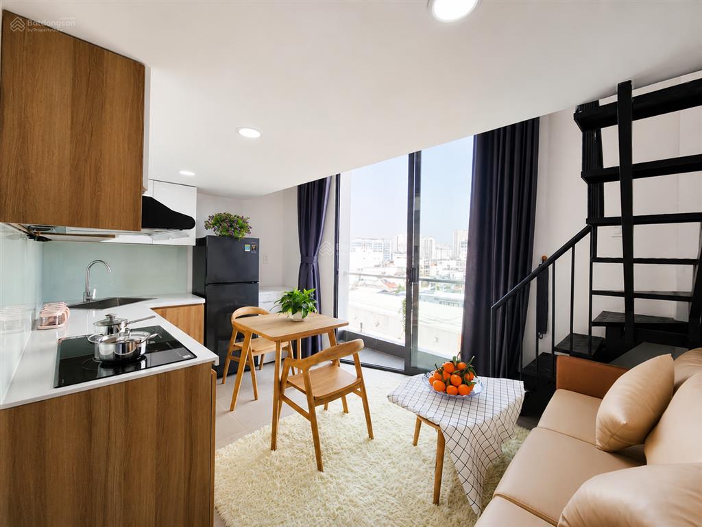 Duplex gác cao  full nội thất ban công/cửa sổ. ngay him lam/ lotte q7 kế bên rmit, tdtu, quận 1.