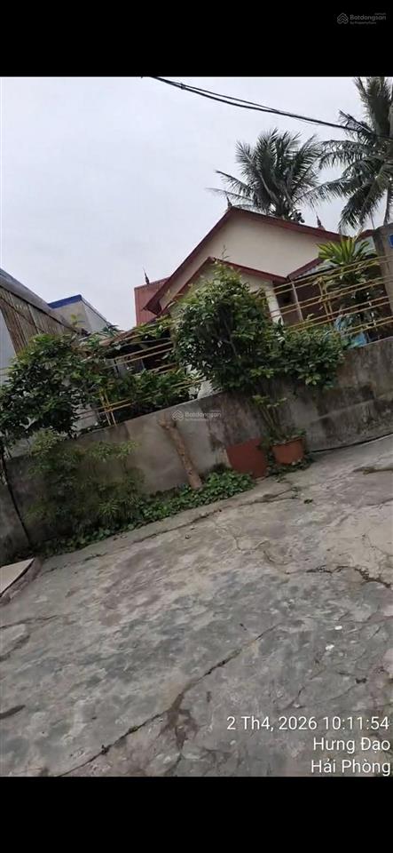 Bán đất tặng nhà cấp 4. dt 200m² (136m² thổ cư)
