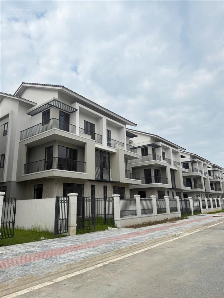 Bán gấp biệt thự song lập 180m2