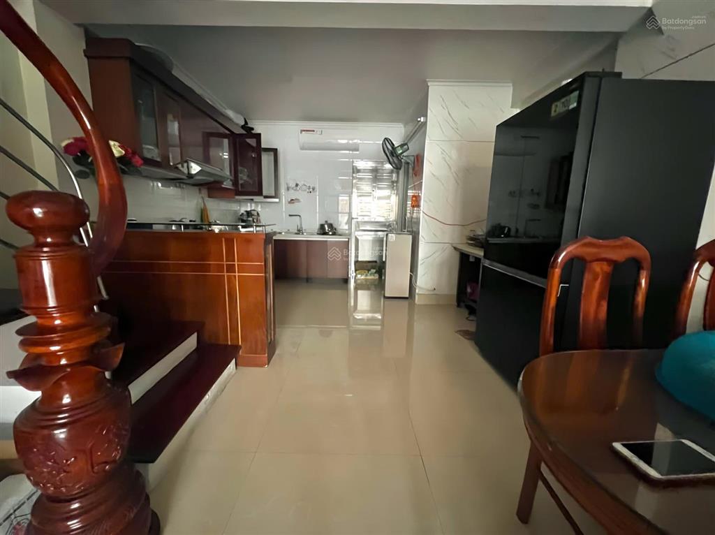 Bán nhà mặt phố ngay bảo tàng, cung cá heo hạ long, 5 tầng 5 pn 5wc giá tốt 8** có thương lượng