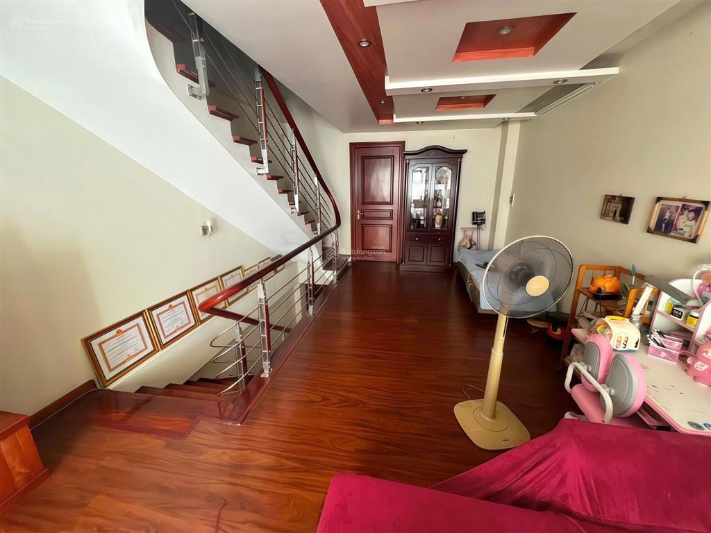 Bán nhà mặt phố ngay bảo tàng, cung cá heo hạ long, 5 tầng 5 pn 5wc giá tốt 8** có thương lượng