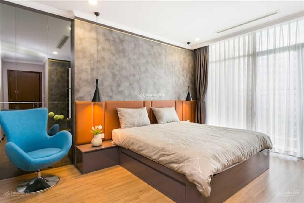 Chính chủ cần bán căn hộ cc phúc thịnh, quận 5, dt 70m2, 2pn, giá 4 tỷ, nhà mới, sổ hồng