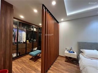 Cần cho thuê căn hộ cc screc tower, q3, dt 90m2, 3pn, 2wc, giá 10 triệu/ tháng